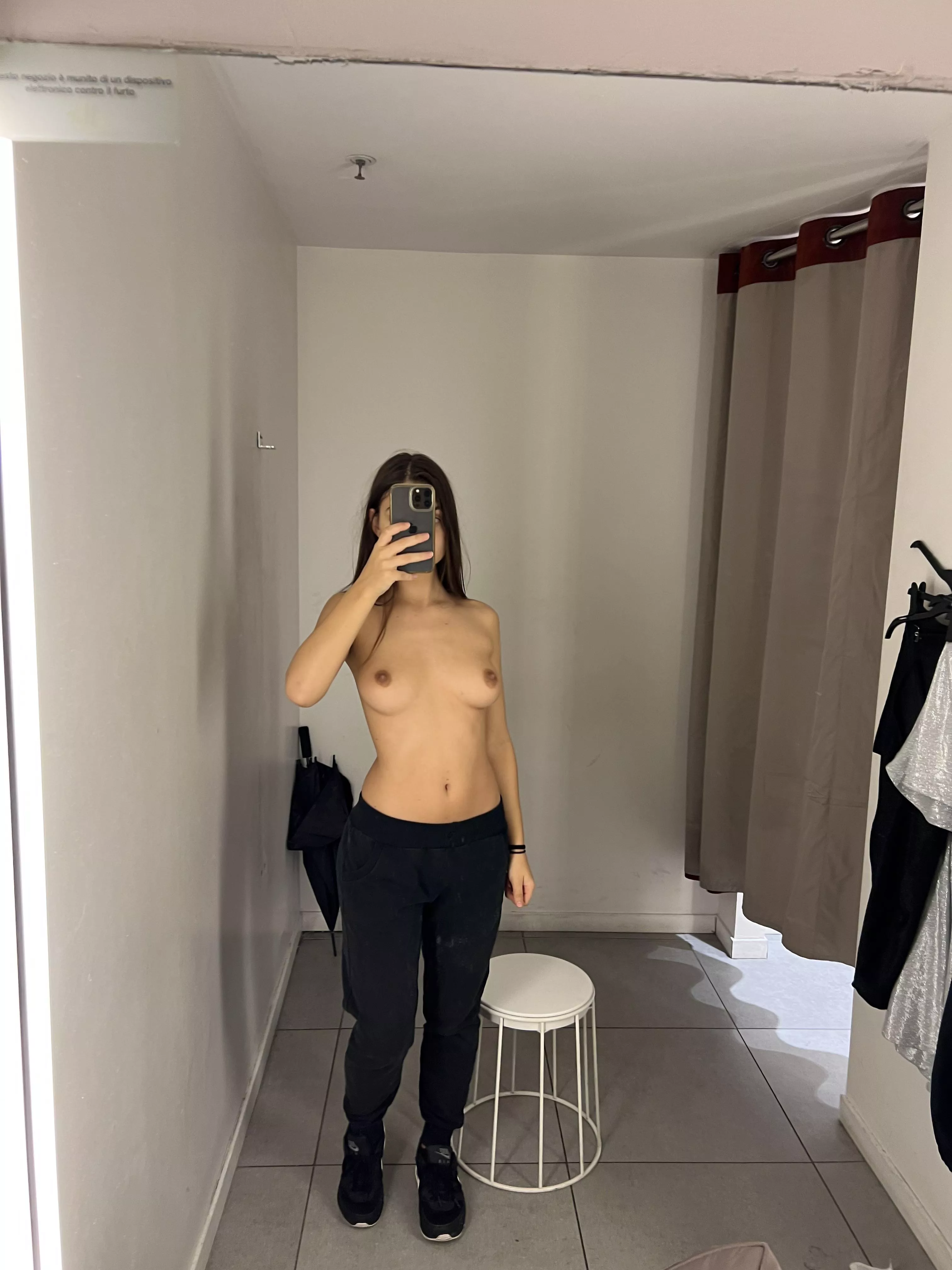 Topless in the shopping centre posted by ariannafuckiss