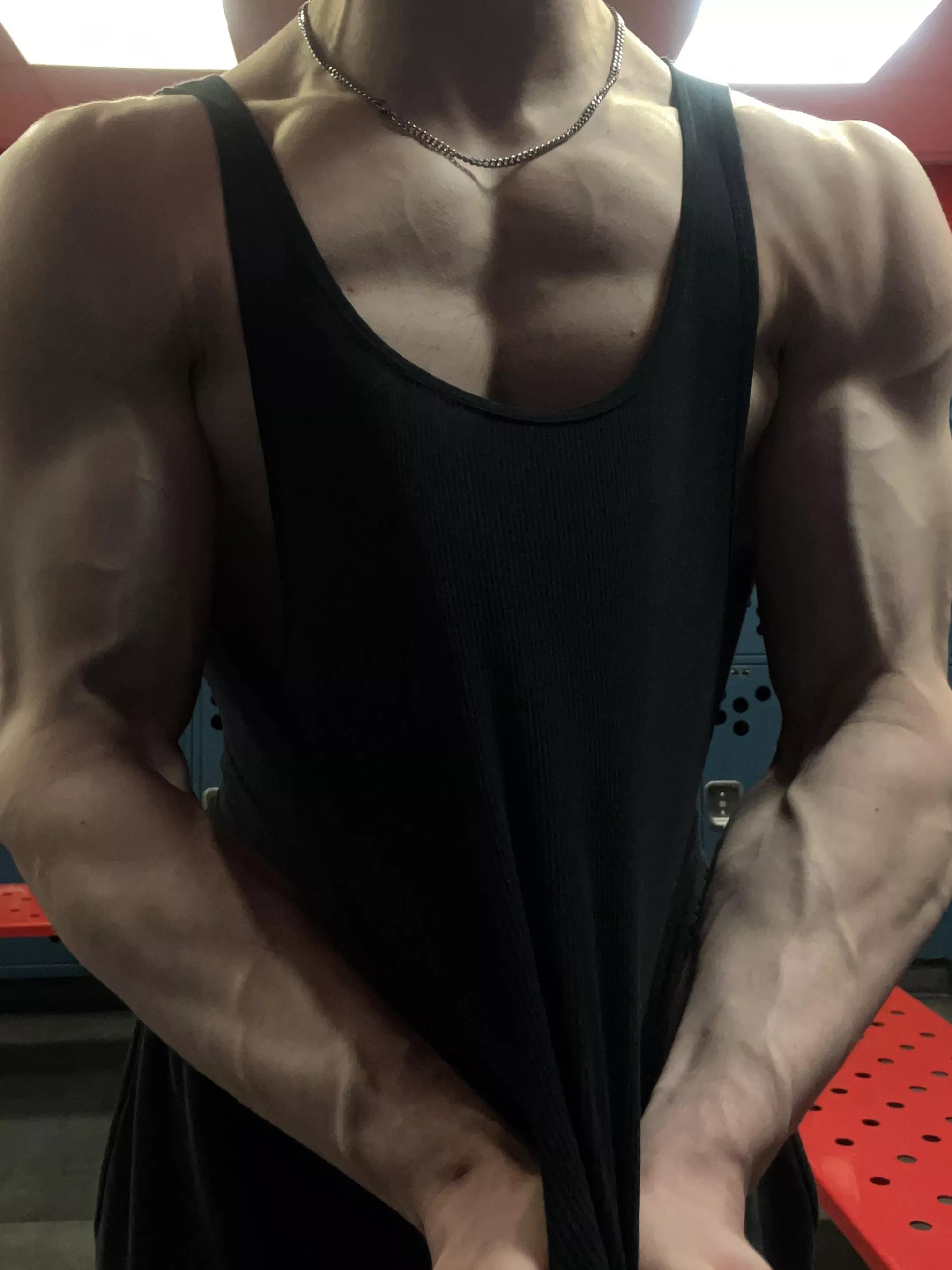 veiny posted by bobbydeitz