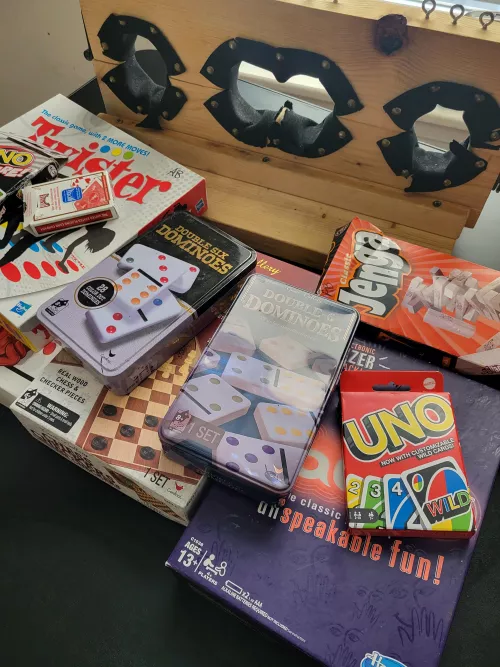 We tickle in 5️⃣ days! 🐝🪶 by knismoe