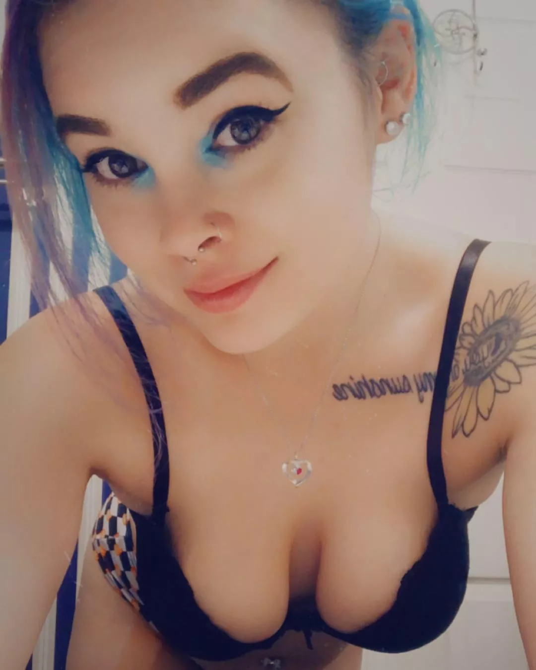 Where did your eyes travel to first? 😈💙💦 posted by janetgray4200