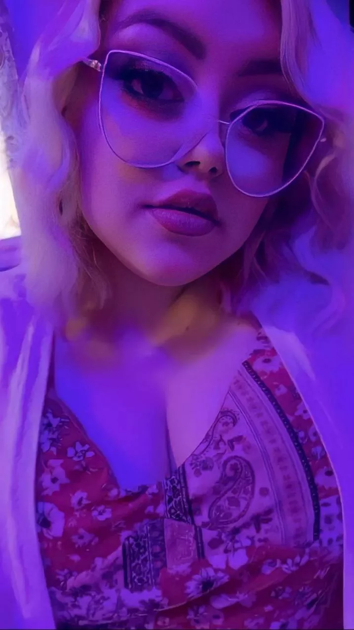 wouldja peek? posted by MsMumble1996