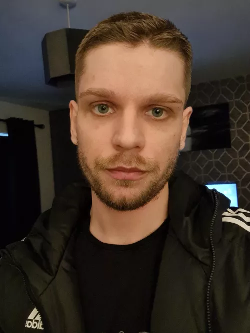 32, UK, single by Lonely-Obligation290