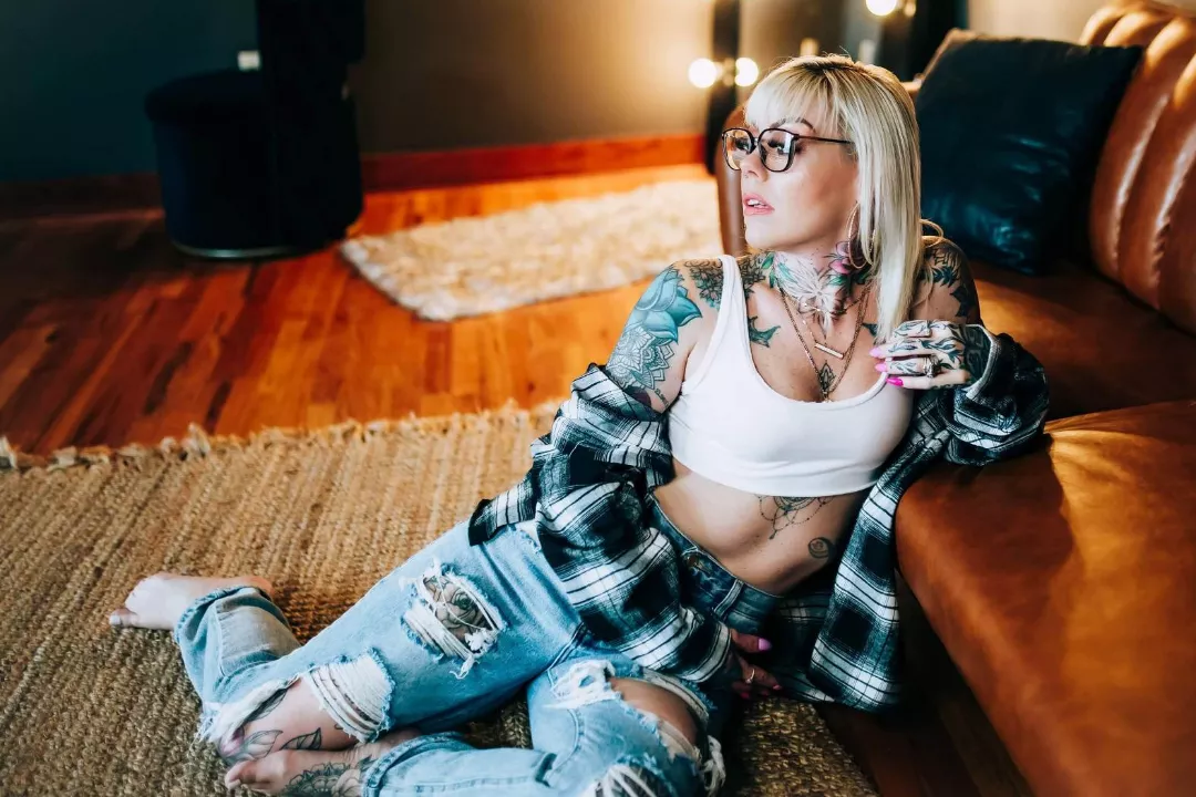 36yo MILF that needs to be pleased 😈💋 posted by Tattooedbarbie86