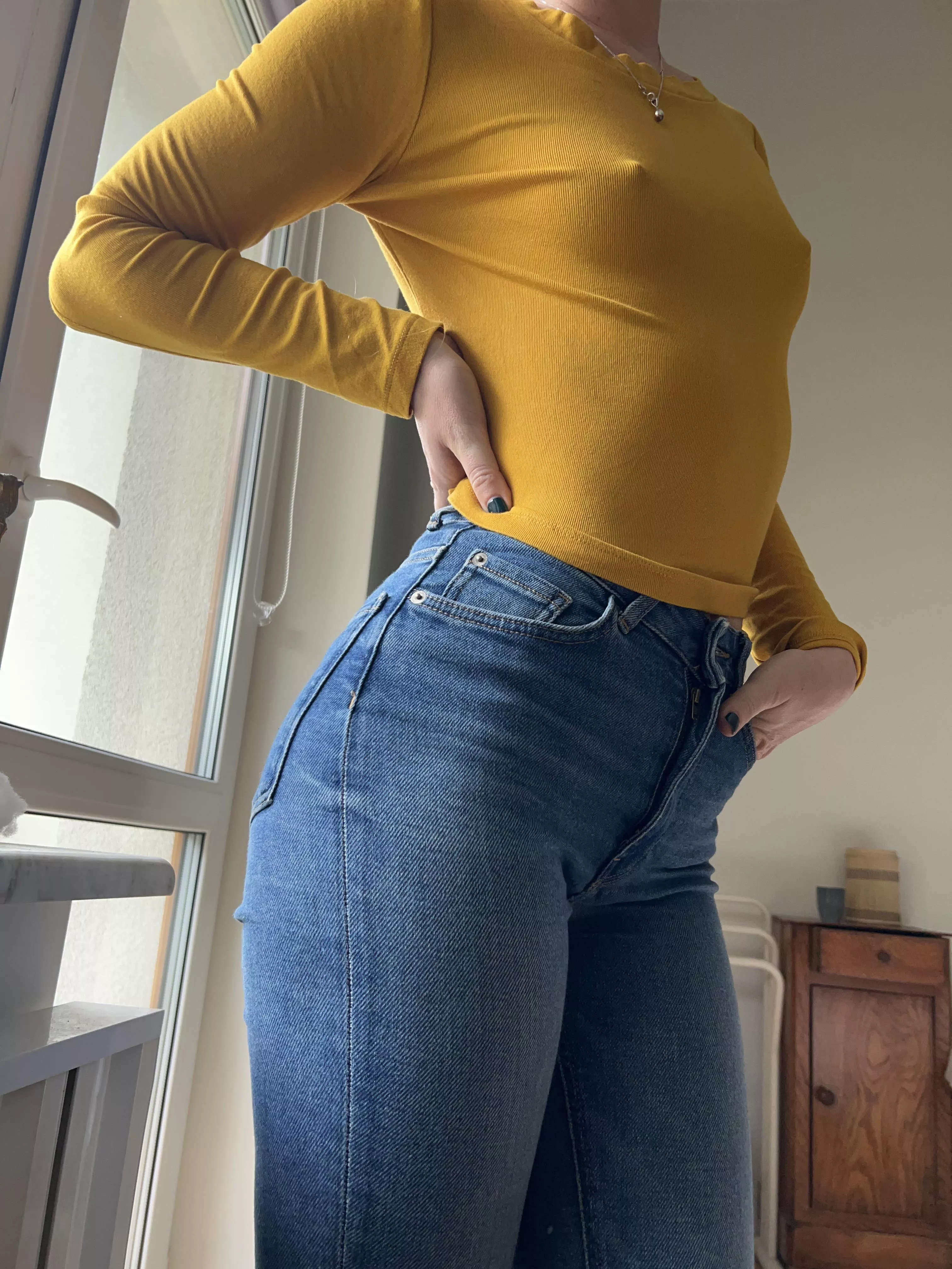 Braless at work posted by kallme_sophia