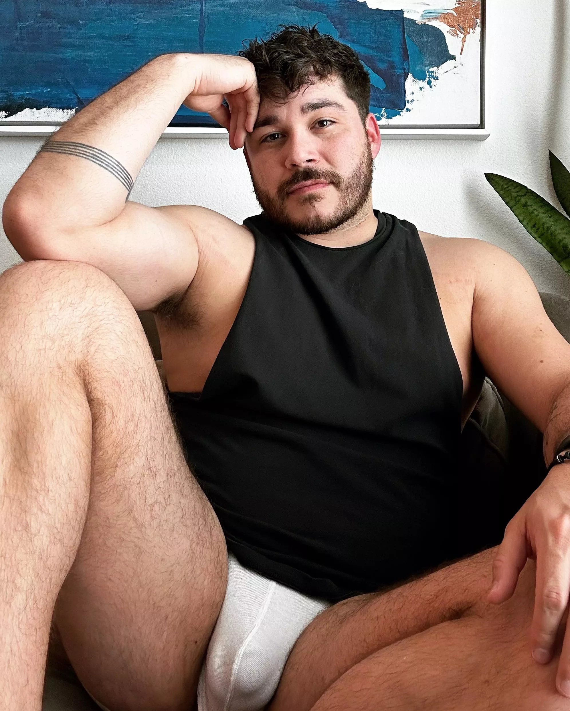 Come sit on my lap posted by cantbeaustin