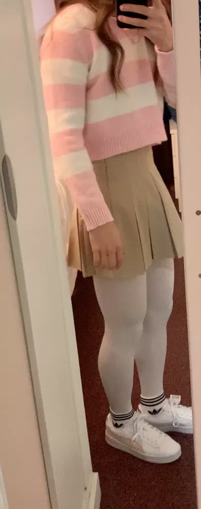 do you think I'm cute? posted by luciaarubiooo