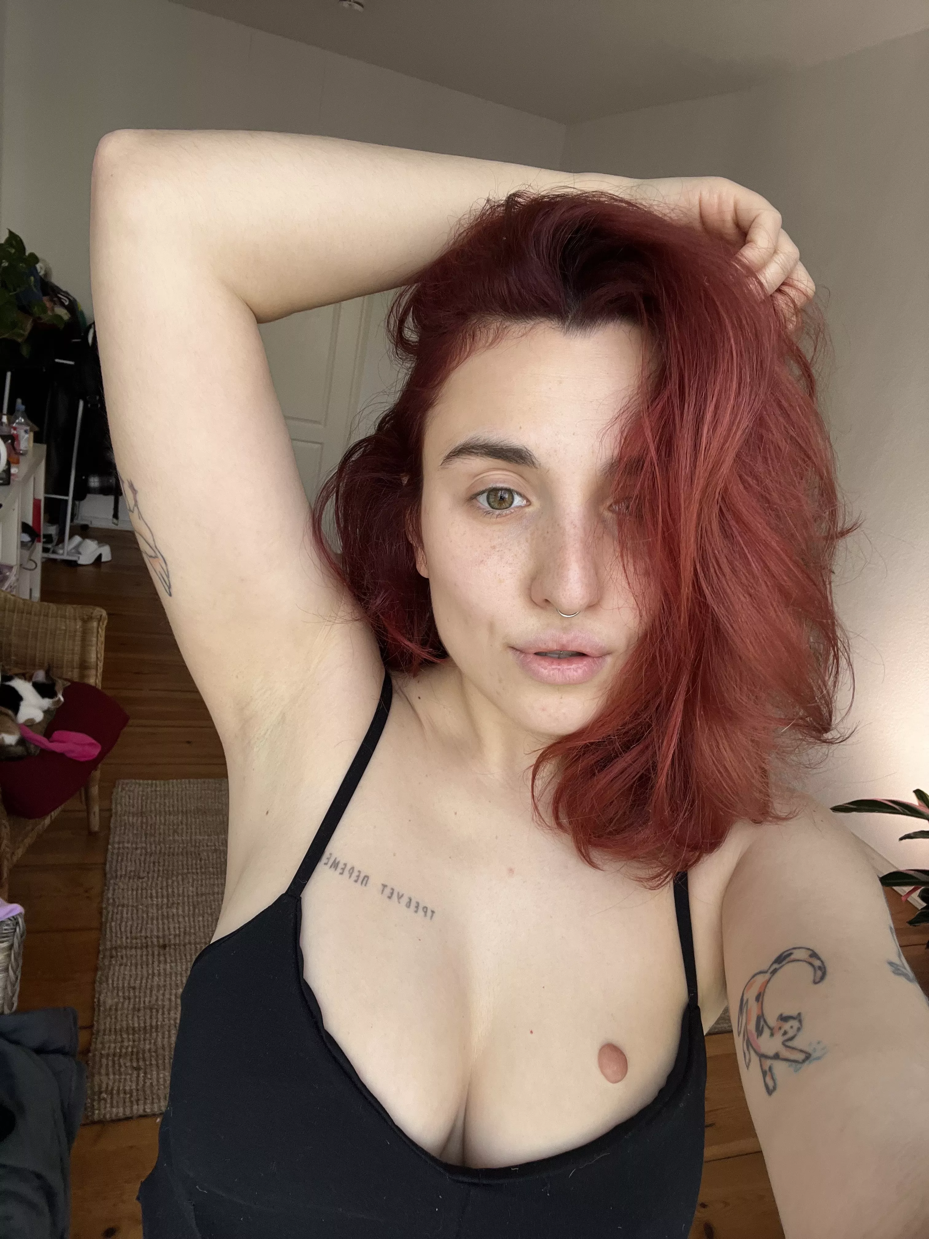 Good morning everyone, start your day right posted by Red_Hot_Foxy