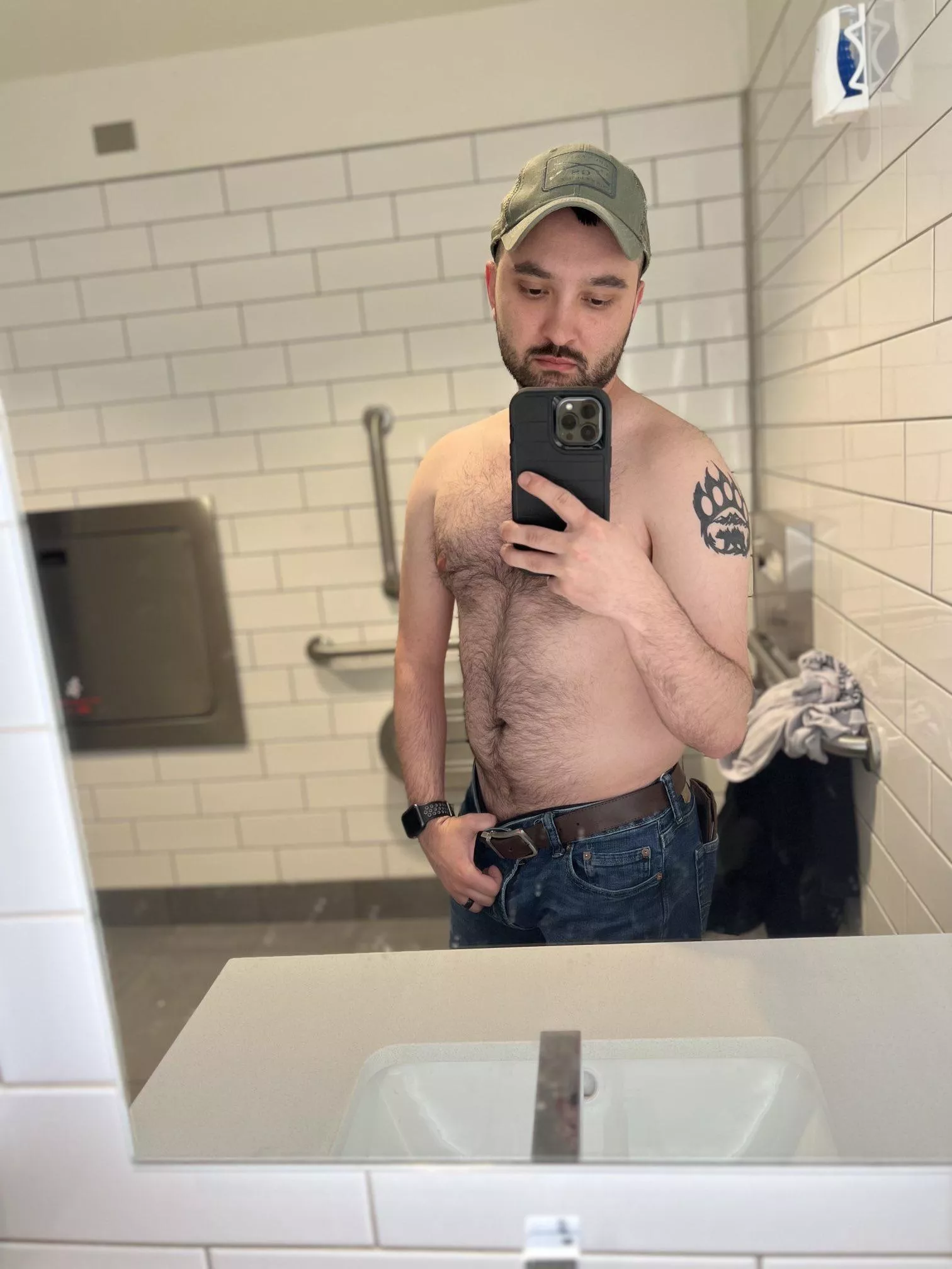 Hairy and chunky 💁🏻‍♂️ posted by gaboy9412