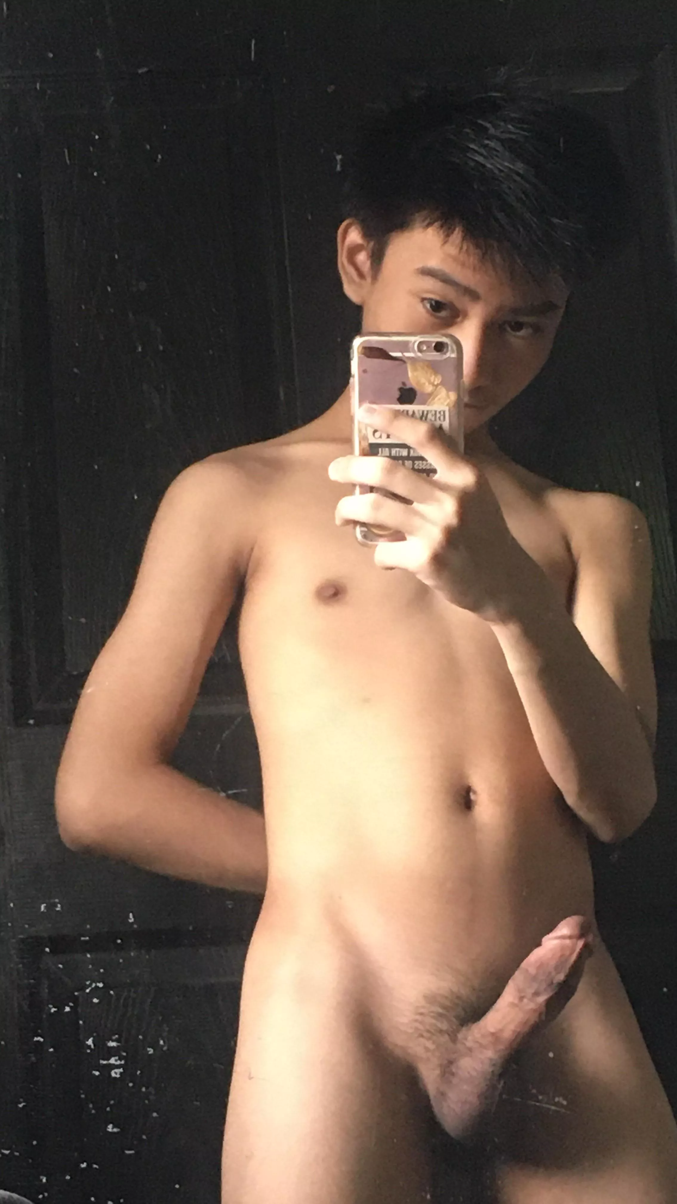 hey 🫣 posted by Aureate_Caiman_2213