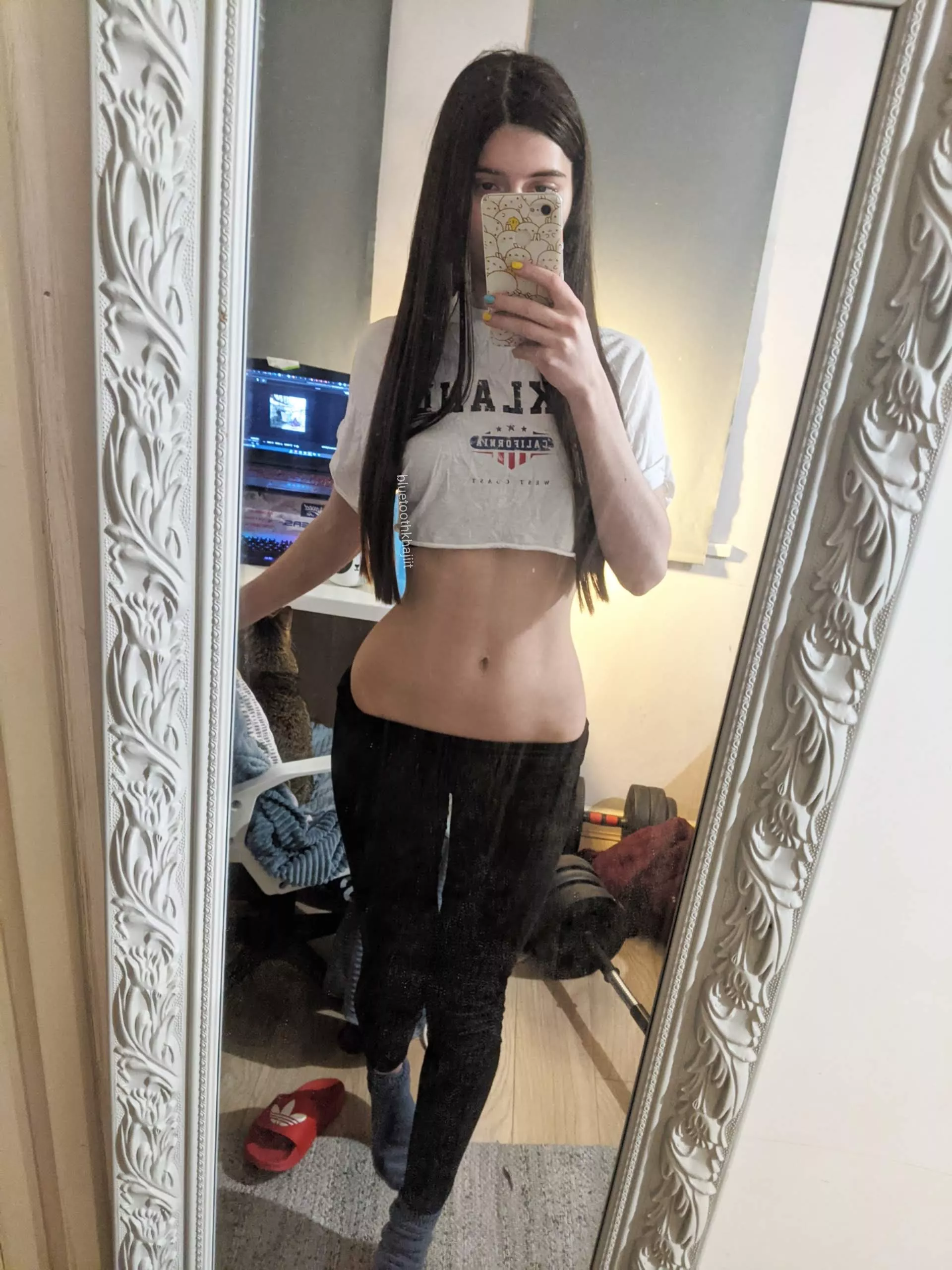 Hey guys, what do you think of my outfit? Is it a hit or miss? I'm curious to hear your opinions! 😊 posted by Rose_arias