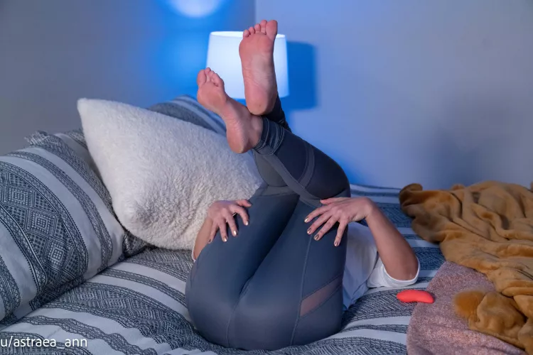 I could work out, or I could just stay here... by Astraea_ann