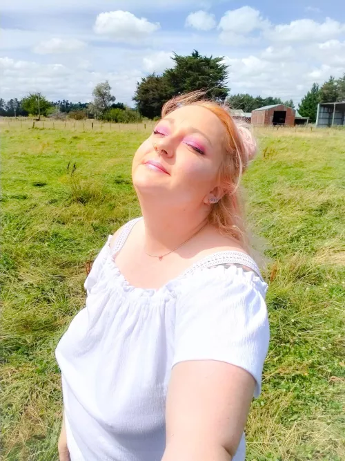 I love my makeup in this outdoor selfie by RachelSquirts_1104