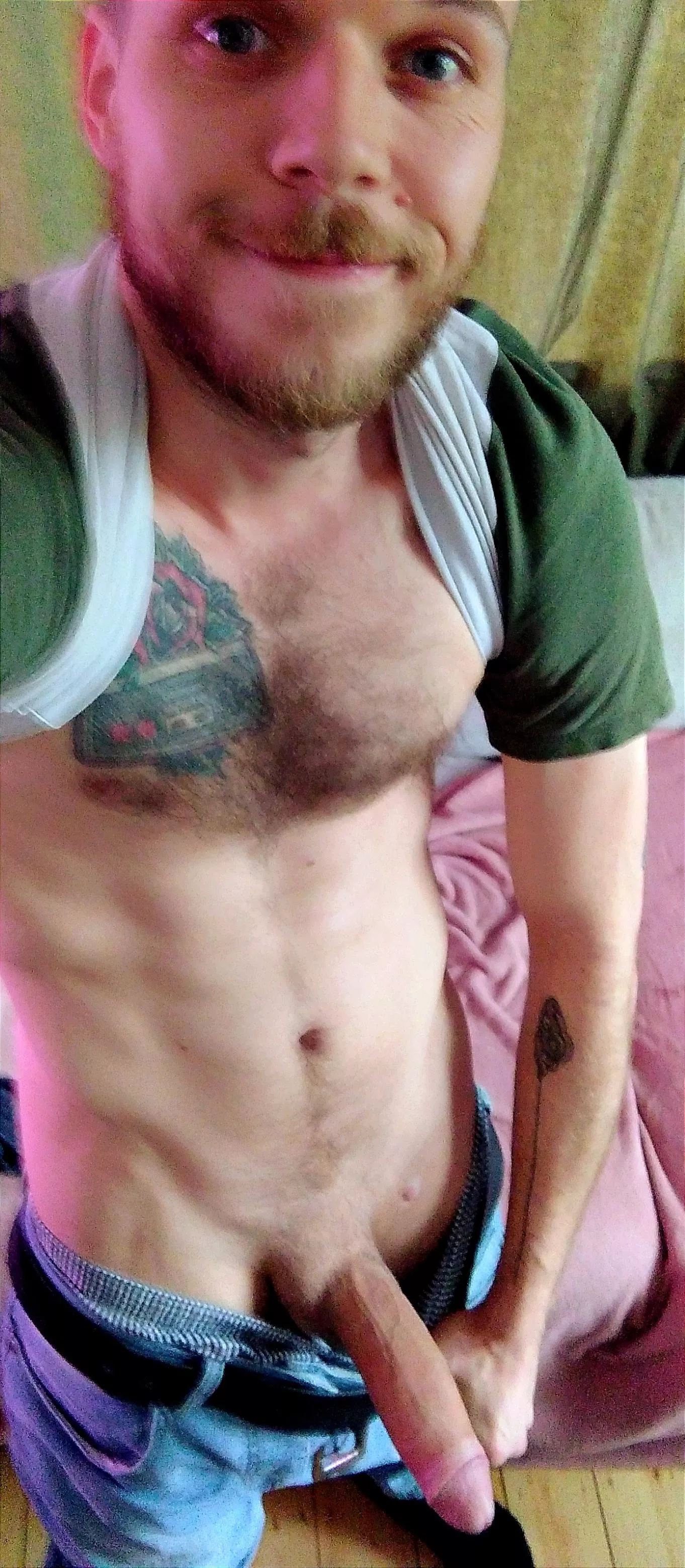 Just a quick pic for the people scrolling through new 😘❤ posted by jupiter421