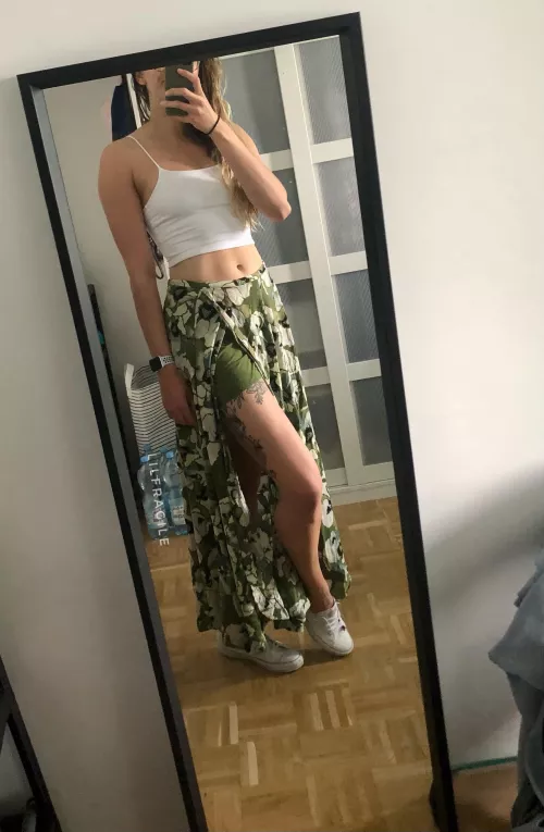 Lovely day for a cute outfit [f] by LilFragile