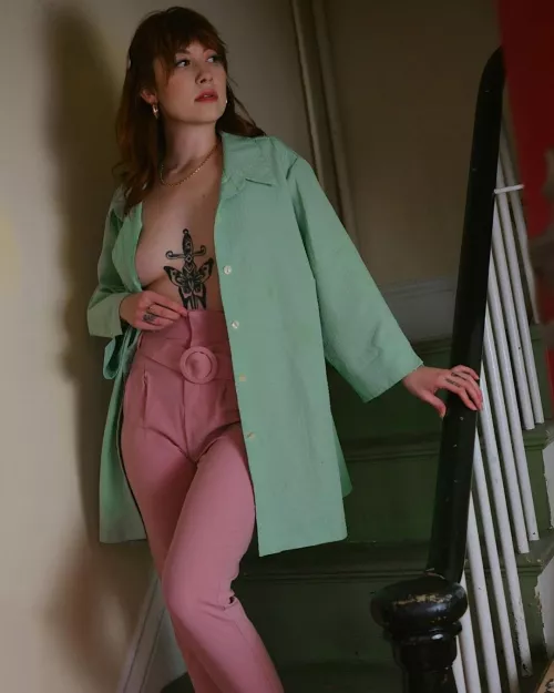 On the stairs by Wallydinger123