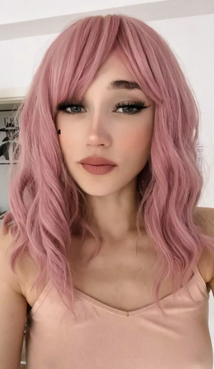 Pink is one of my favorite colors🌸 posted by Uppertoner758