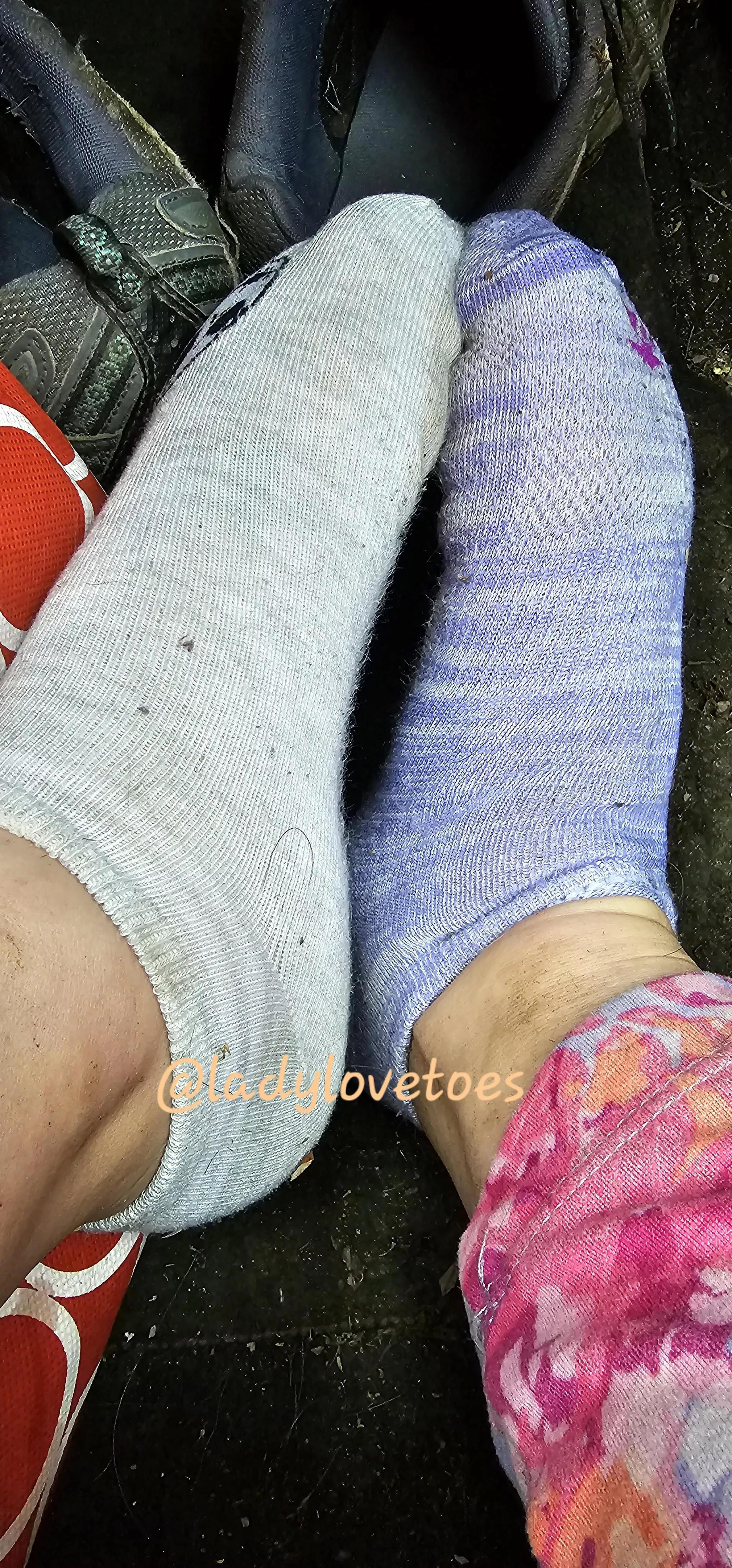 [Selling] [US ONLY] posted by ladylovetoesxo