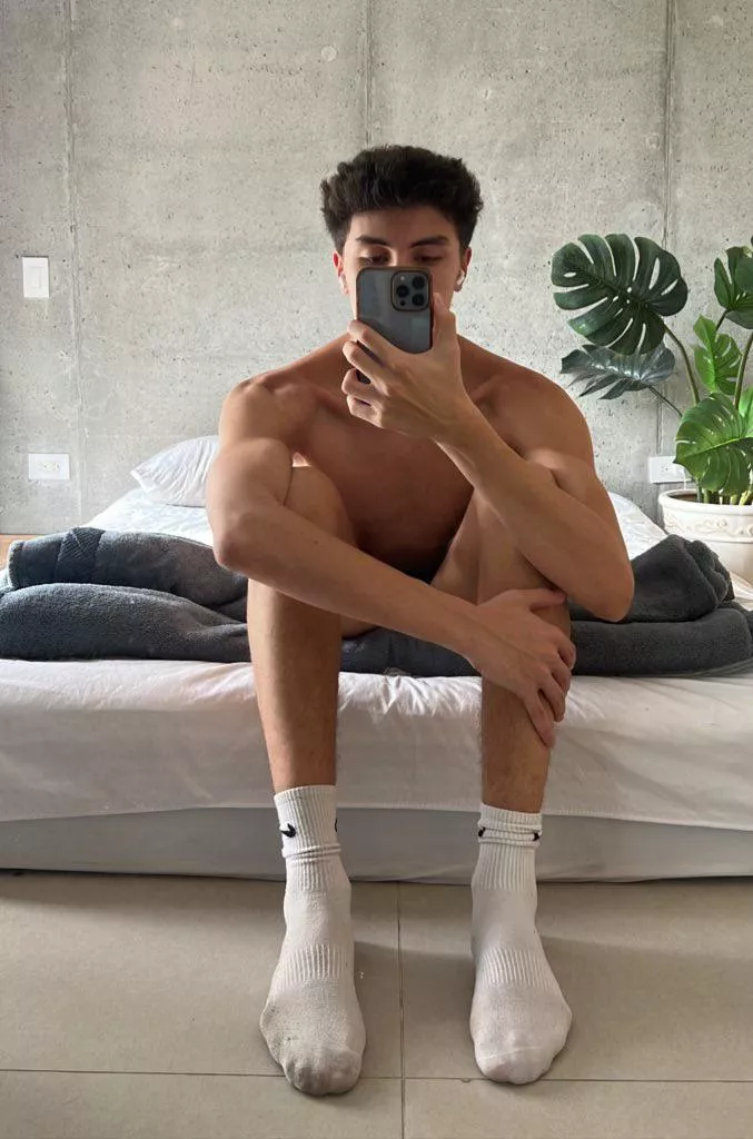 sleepy 😴 posted by Pipecastrouu