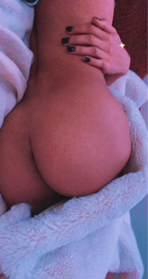 Sleepy fembutt by Master-Cost-9273