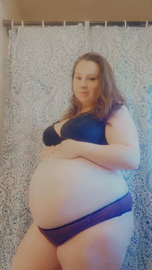 Still have 8 more weeks of this growing belly. Hornier by the day 👅 by Curvysub_96