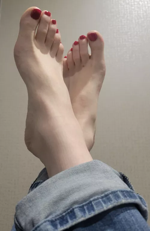 Ten toes all in a row by toeseveryway