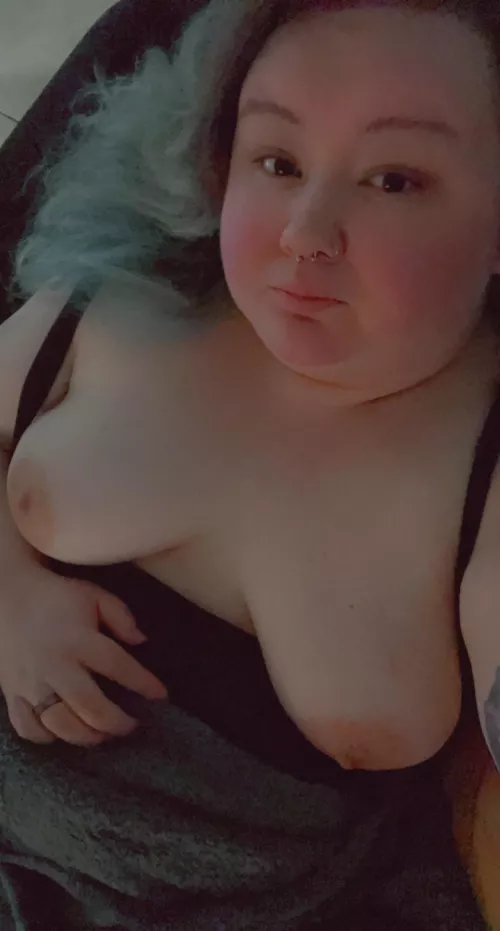 wanna cuddle on the couch? maybe you can breed me too 🥰 by x_novareign_x