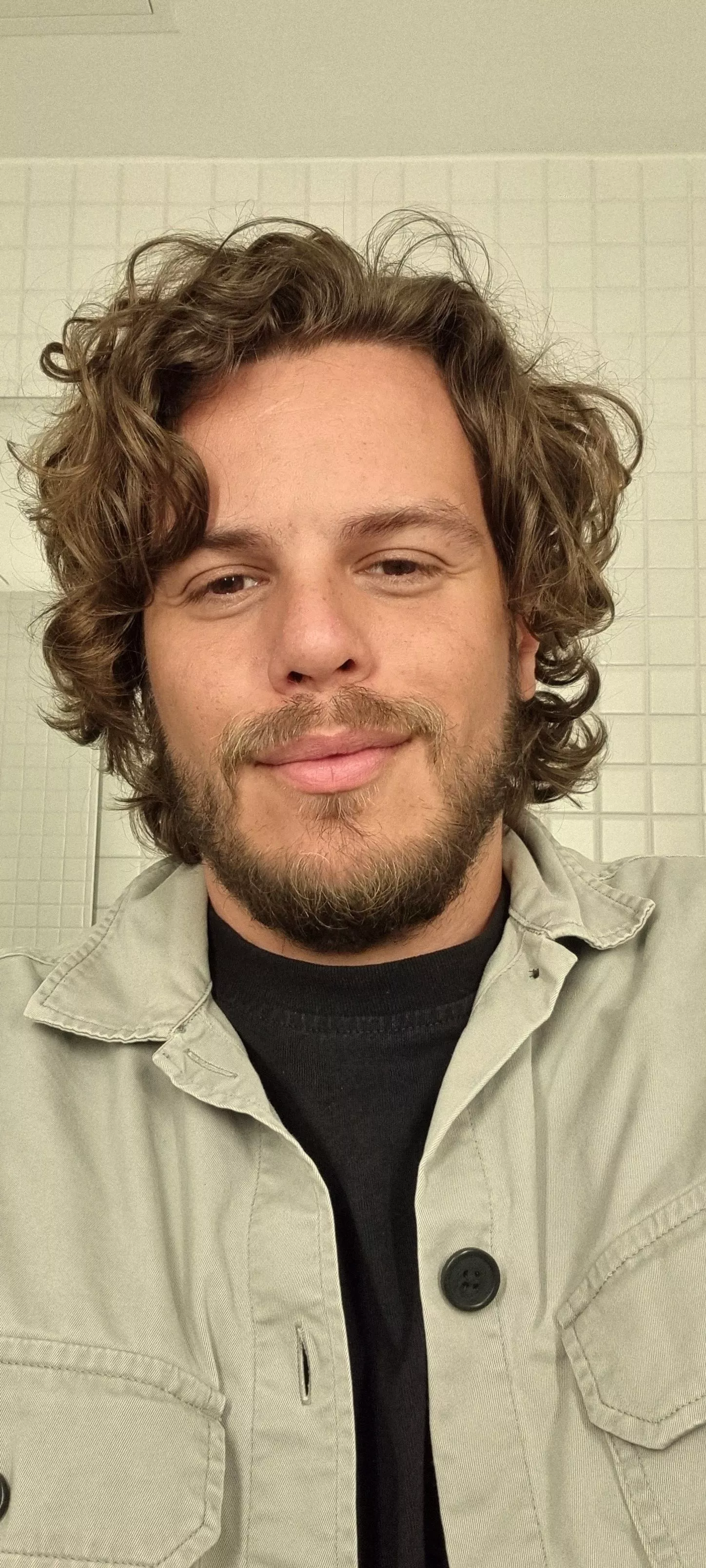 When you realise you blend into the bathroom tiles🦎 posted by pundstorm