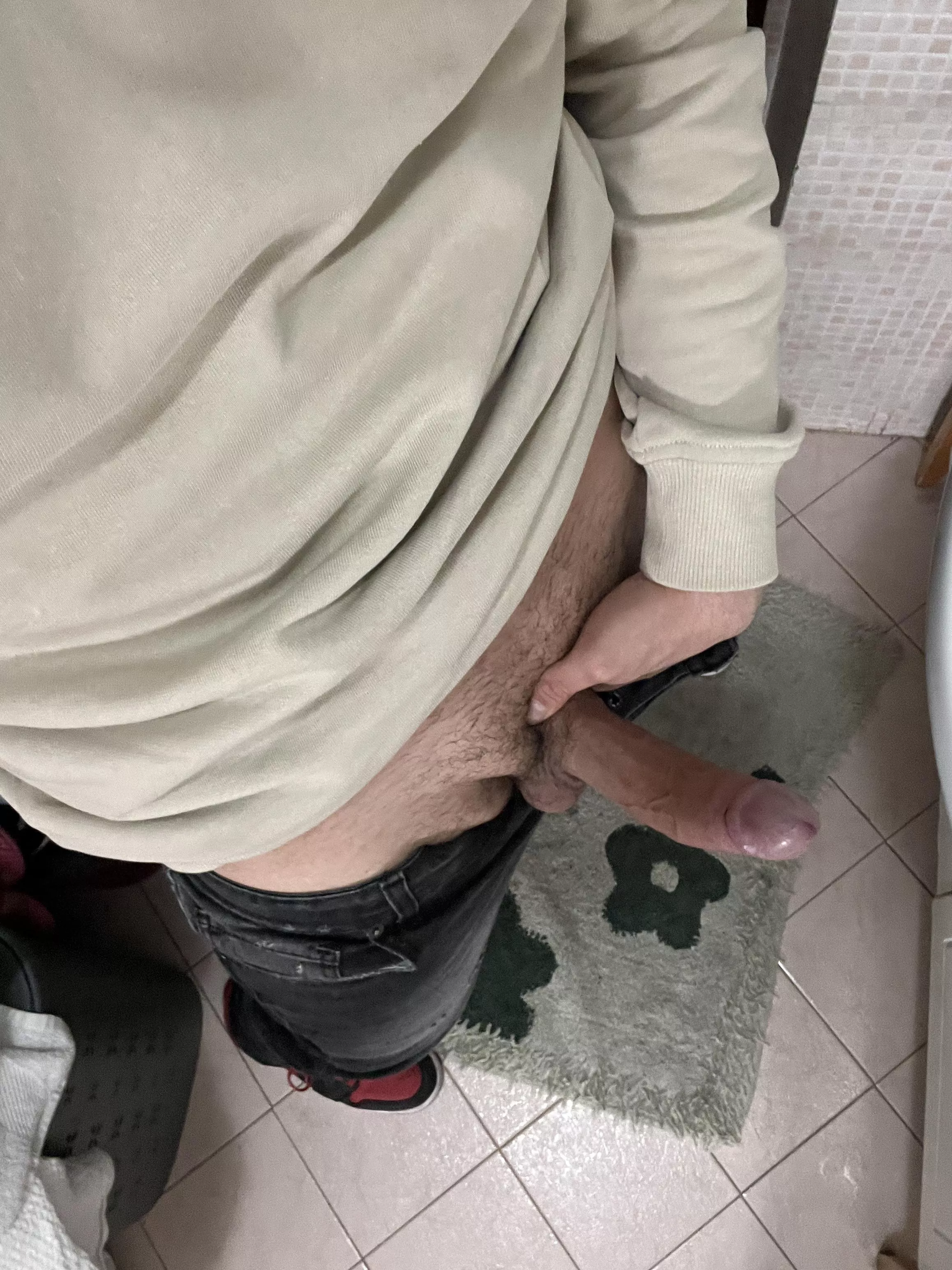 Where are my cock thirsty betas? posted by Afriendlyitalianboy