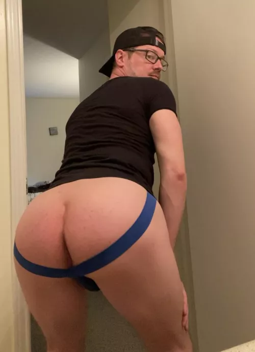 Who wants cake? by morebacon34