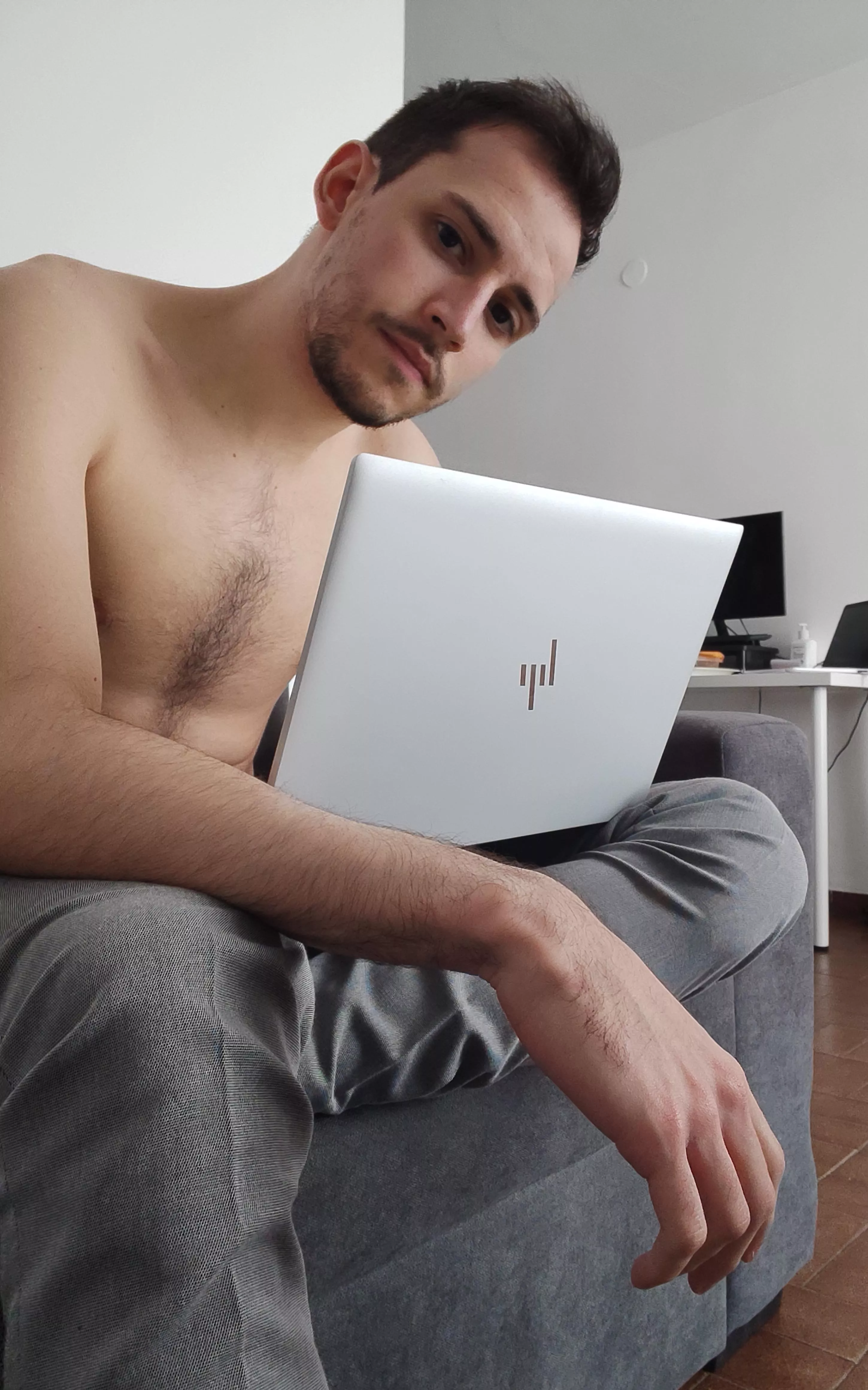 Working from home 🏠 posted by redder09