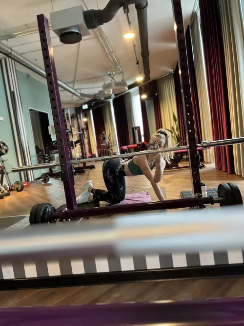 Would you fuck me after my gym session? by cutescenes