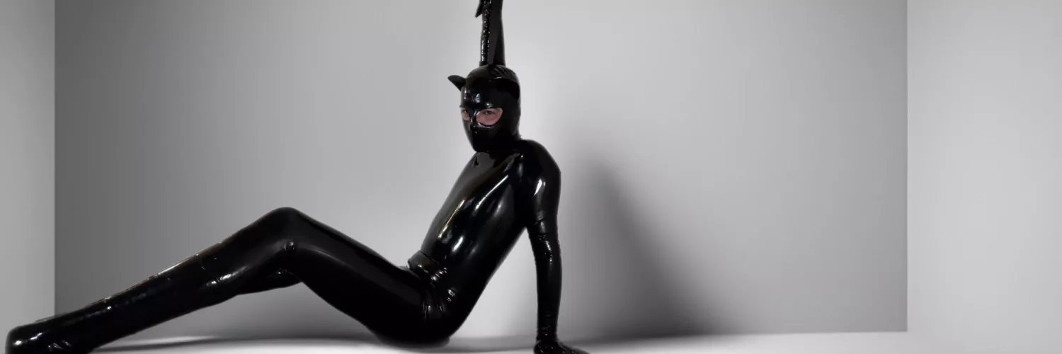 Zoom in (choking myself) 🖤 by FemeboyLatex