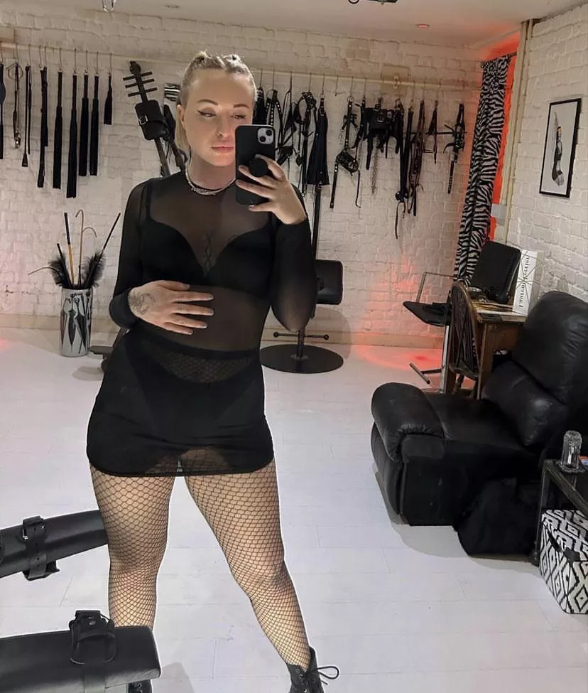 A selection of mirror selfies from the year so far. Say ‘thank you Miss’. posted by goddessbella-180