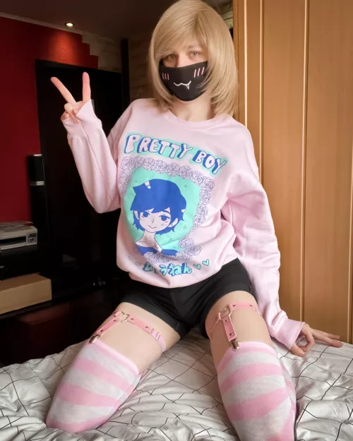 Am I a pretty boy? 👉👈😳 by ItsuFemmie