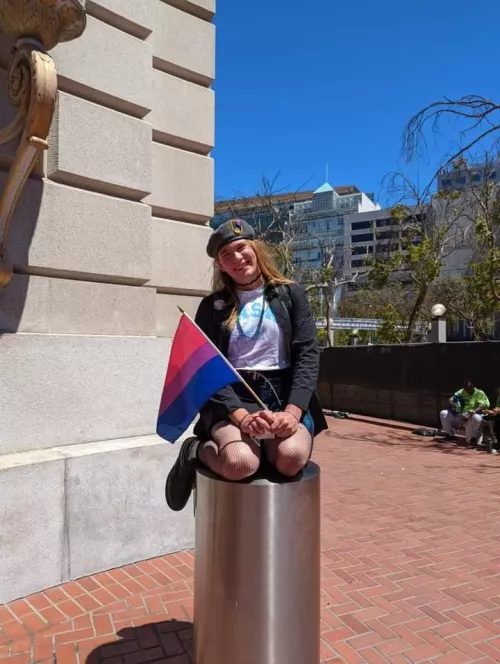 Am I pretty 🥺 by adamthediver