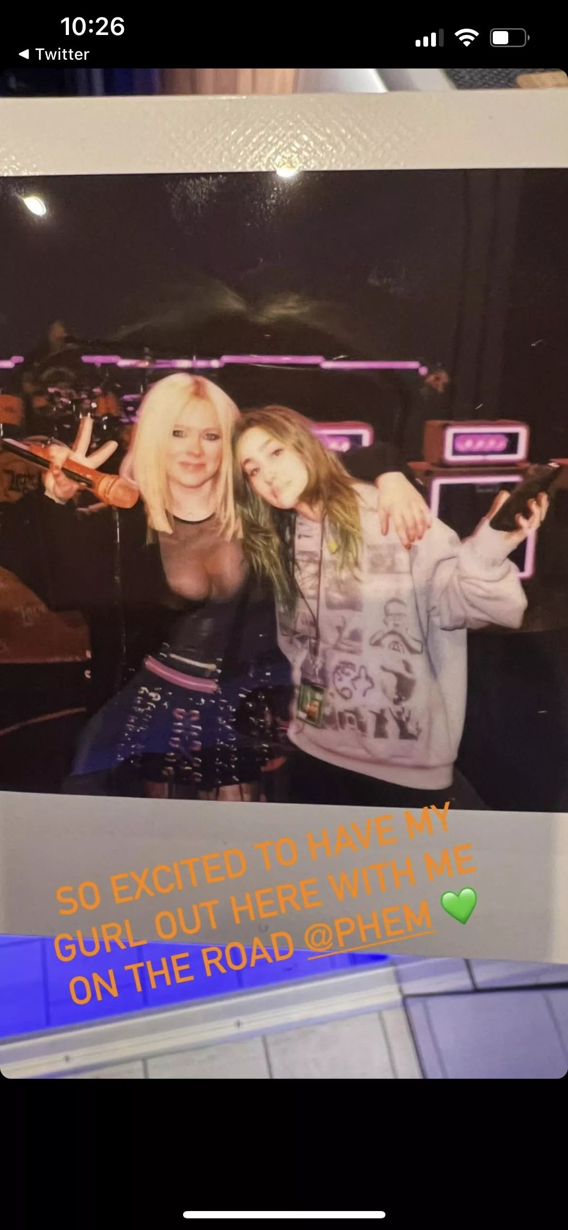 Avril insta nip slip posted by StevethePizzaguy