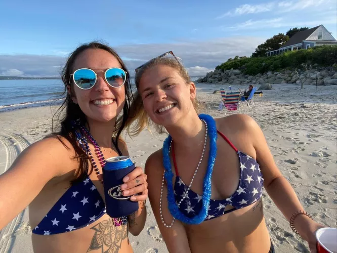 Beach girls by Wallydinger123