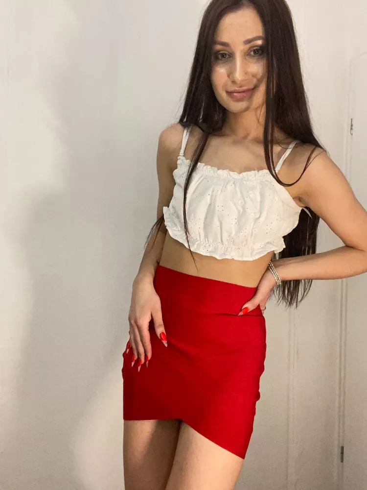 brunettes are beauty and brains, all in one posted by AgedSunfish919