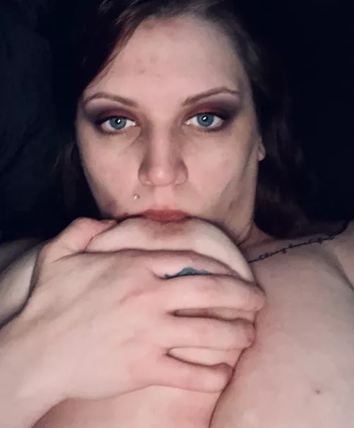 Come to bed with me by takeyapantiesoff