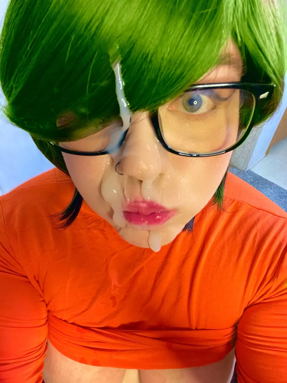 Cum on a Milf's face that loves Facials posted by Kindlenark