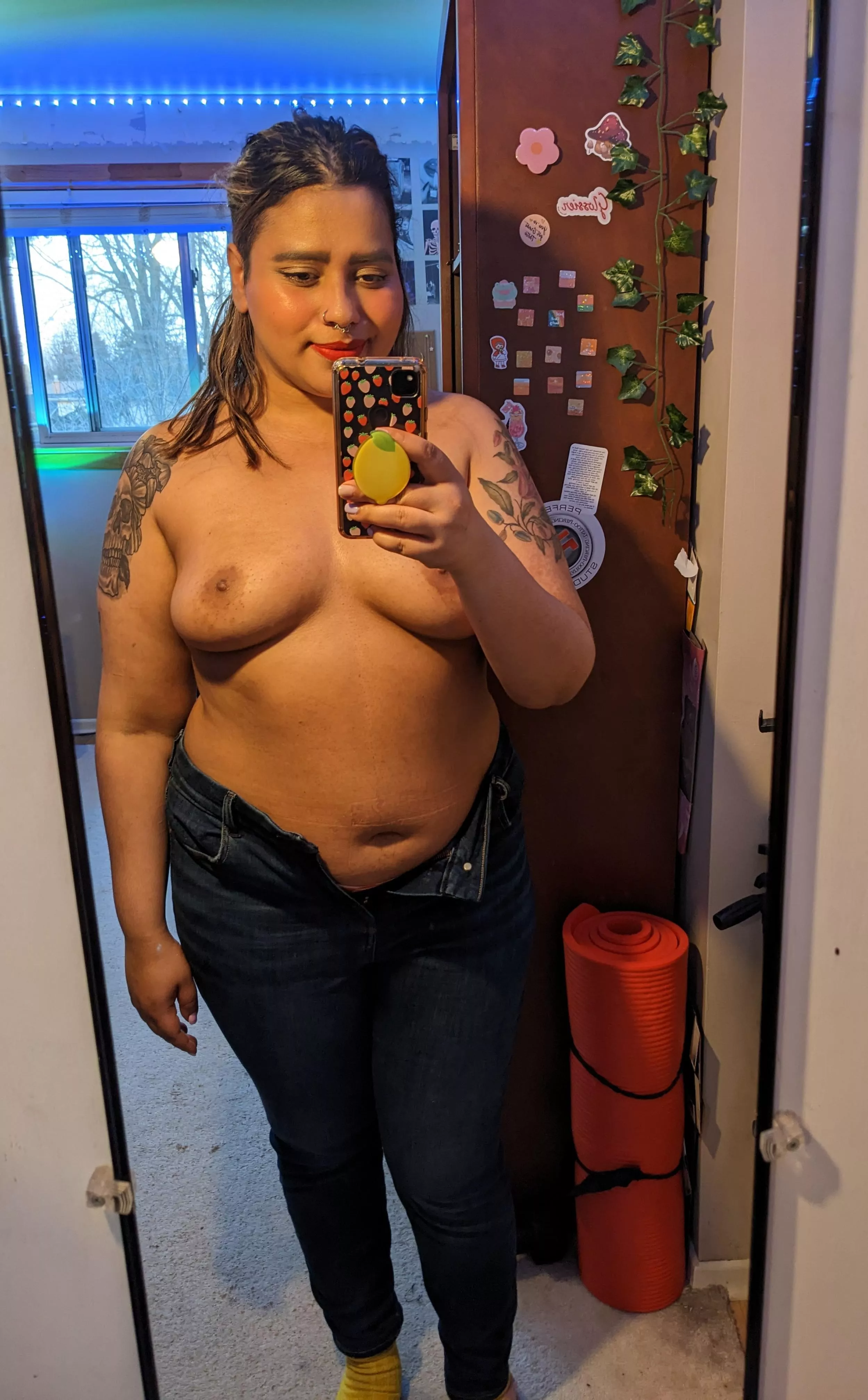 Do you got a friend who randomly sends you pics like this? posted by the_czar_got_cake