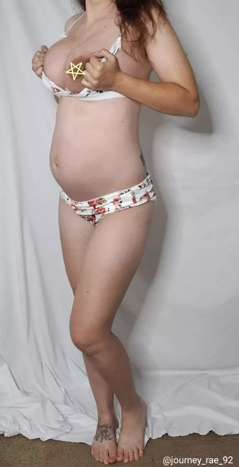 Do you like my outfit? posted by Physical-Stop-7767