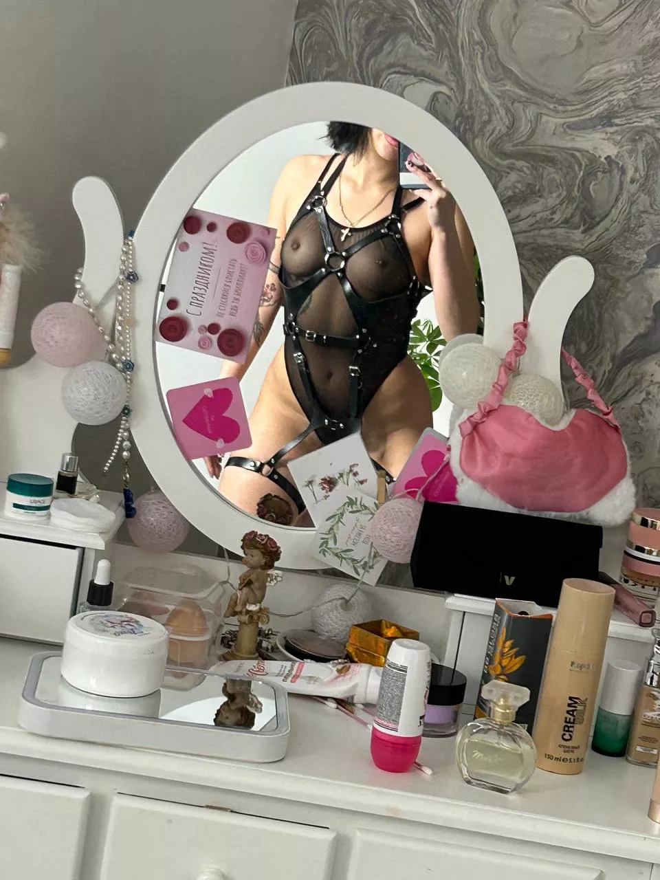 Do you want me in your mirror [F] posted by Hashtrology