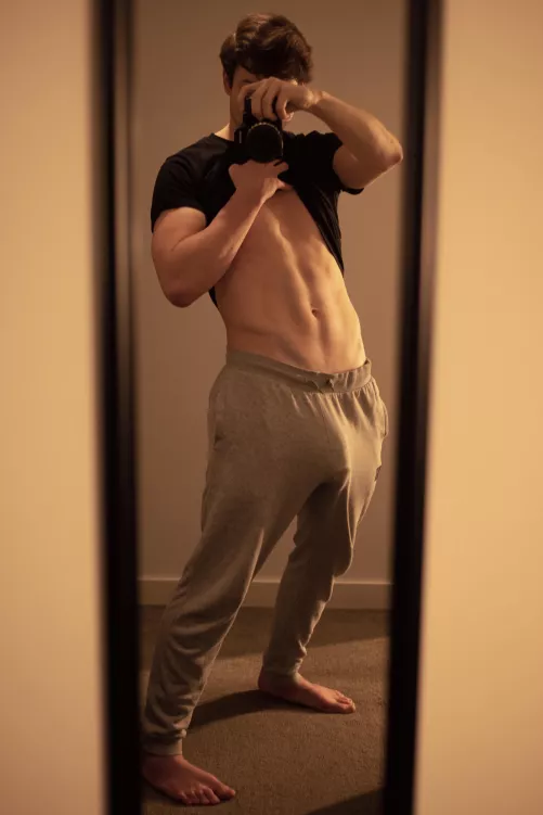 Does my big bulge make your mouth water? by Maple_Cock