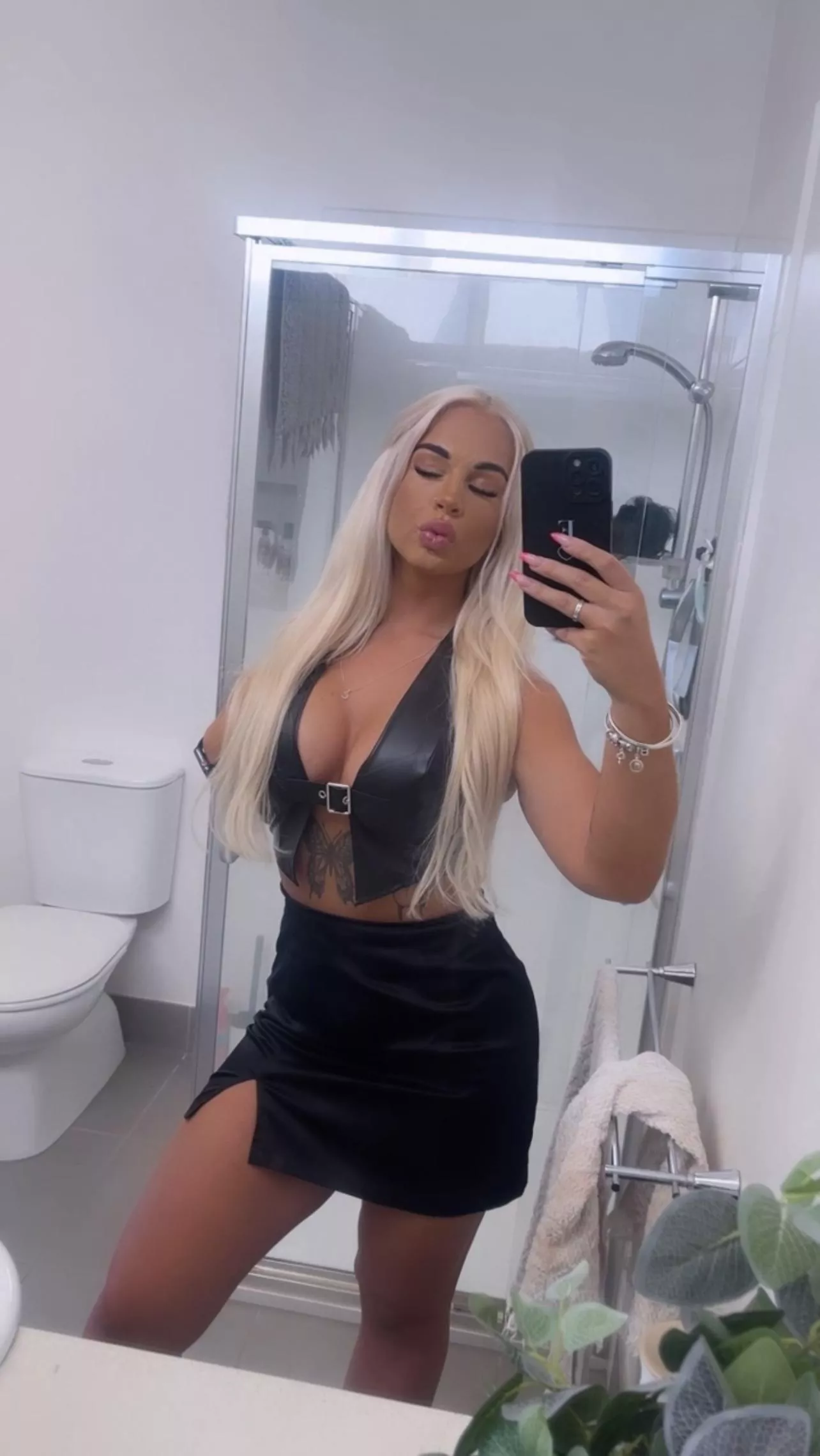 Does this look turn you on daddy posted by FeistySignificance70