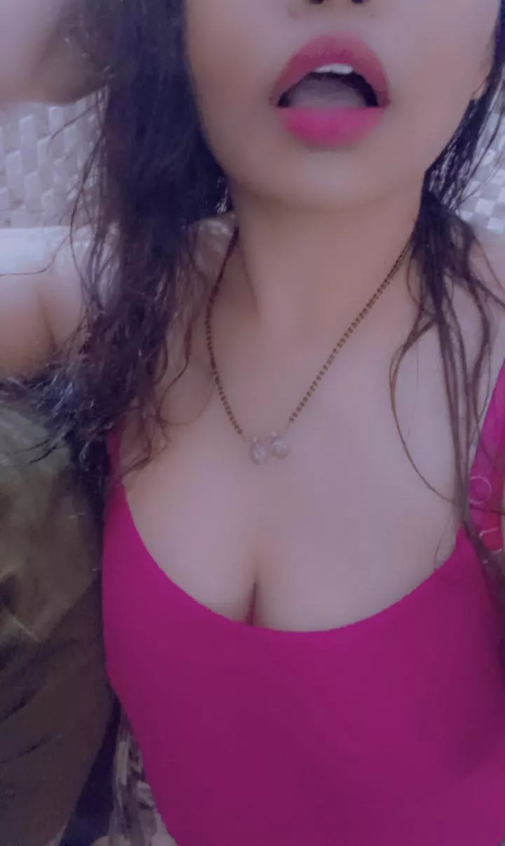 Don't you guys this I am looking hot🙈👙🥵👅Wanna rate me[F] posted by Particular_Phrase272