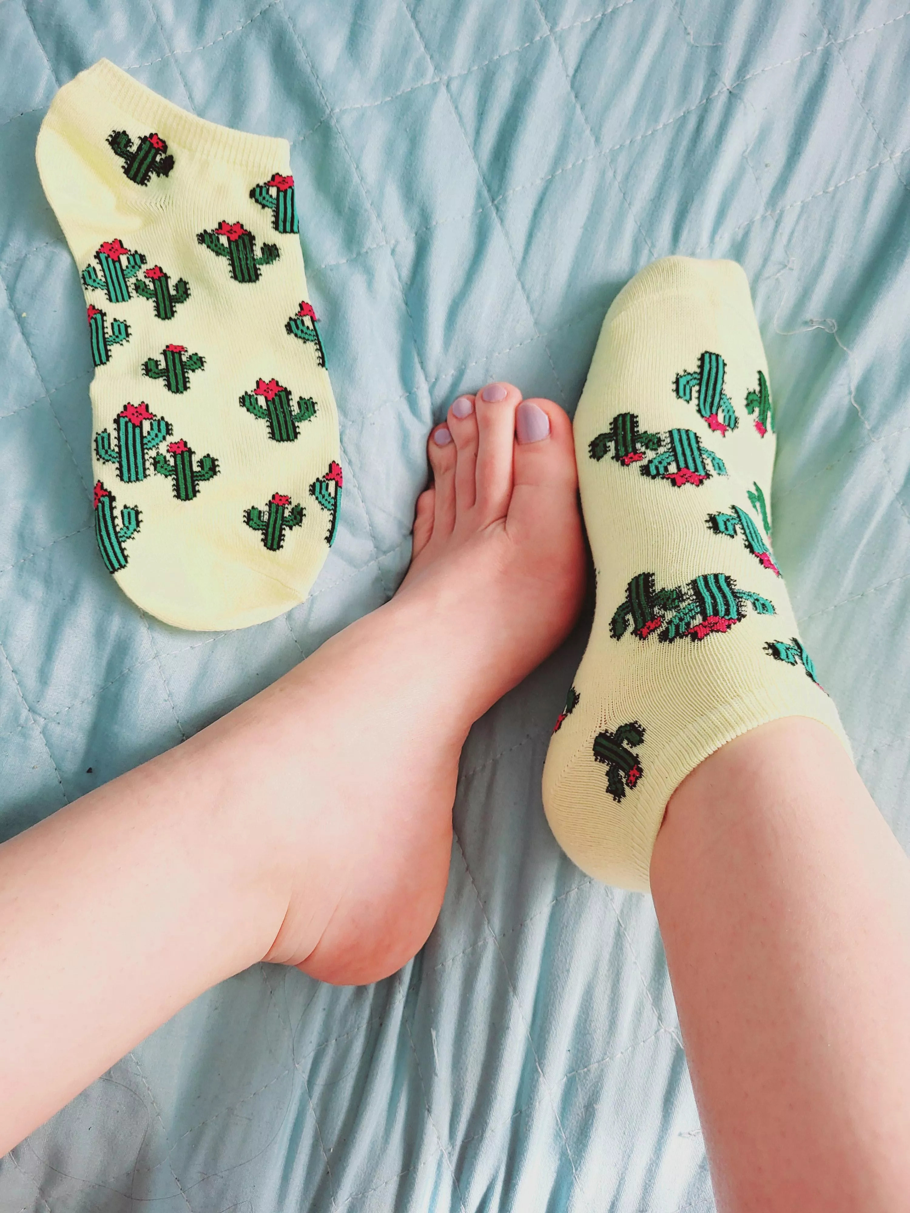 [F] Today I'm using cactus socks (OC) posted by SexyFootie