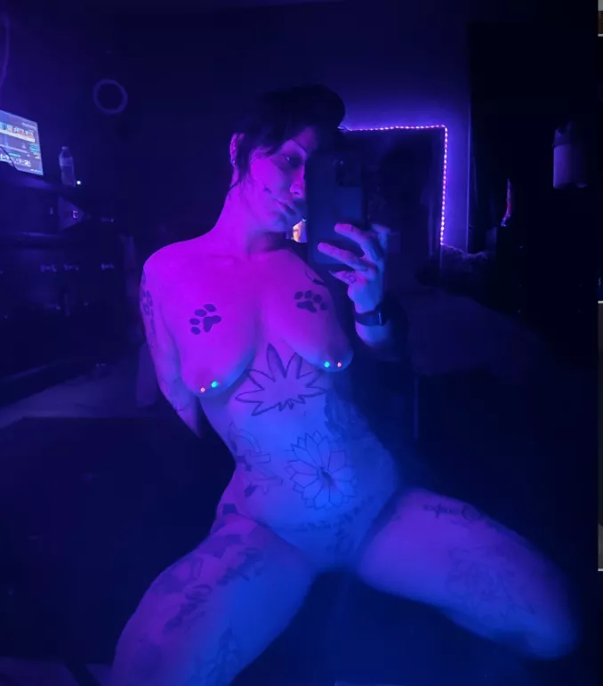 Feelin blue posted by missmayhem666