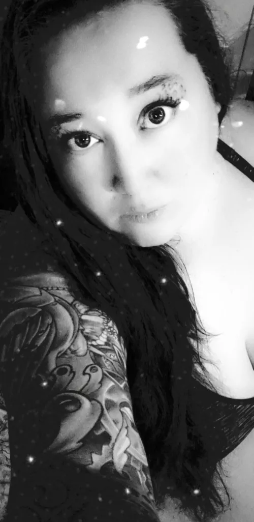 Feeling pretty sexy in black and white by steampunkkittie