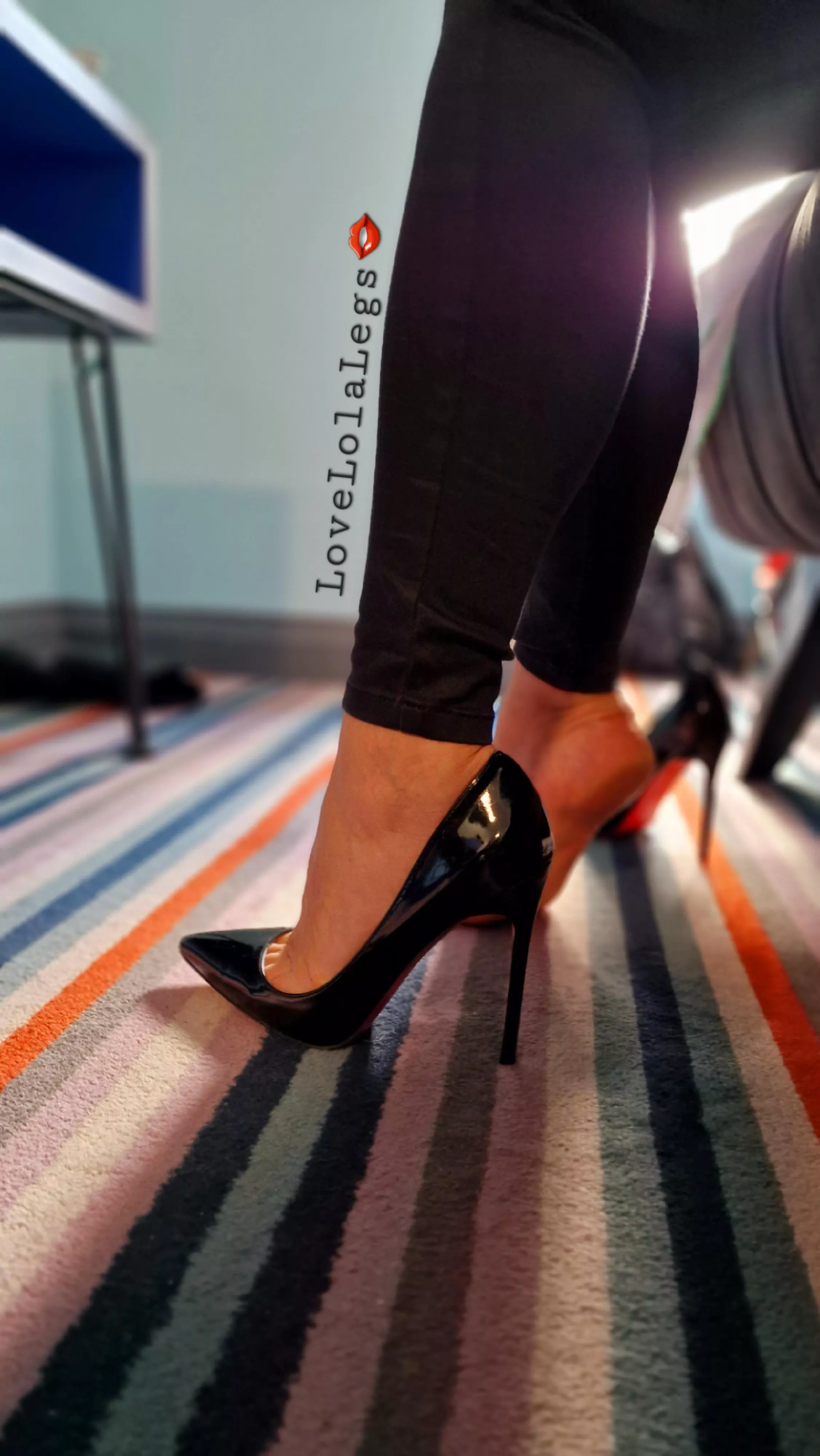 Getting ready for work 👄 posted by lovelolalegs